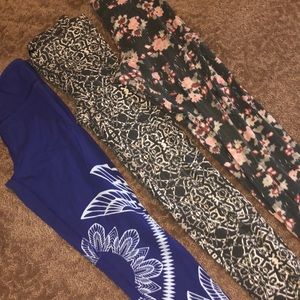 3 pairs of Aeropostale leggings all size small